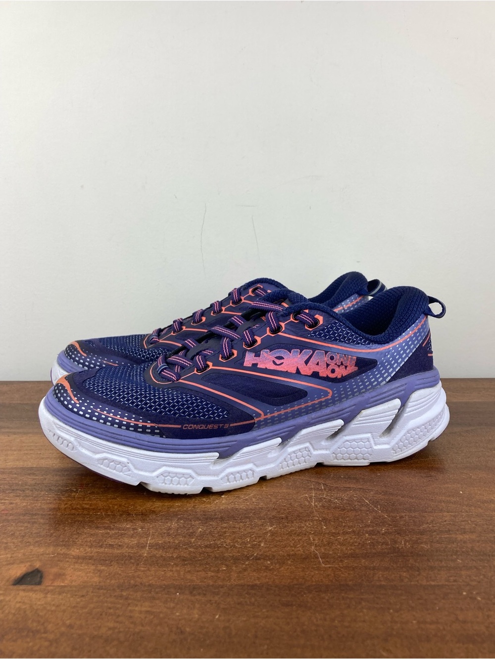 Hoka One One Conquest 3 Purple Running Shoe 1009643 AACB Women’s Size 6.